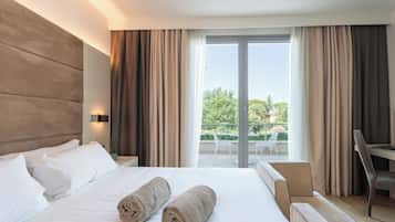 Premium Room, Balcony | Minibar, in-room safe, soundproofing, free WiFi