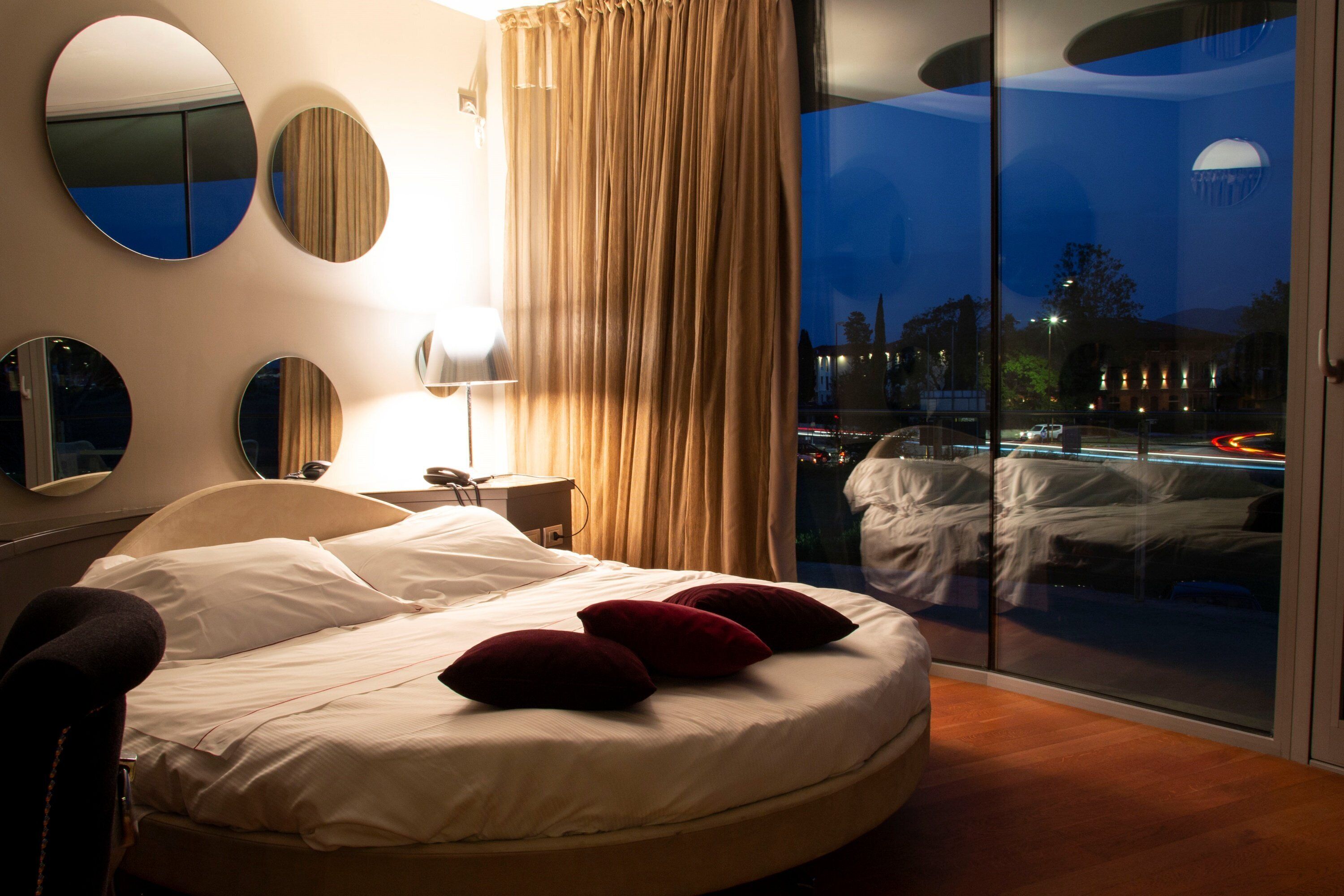 Minibar, schallisolierte Zimmer, kostenloses WLAN, Bettwäsche