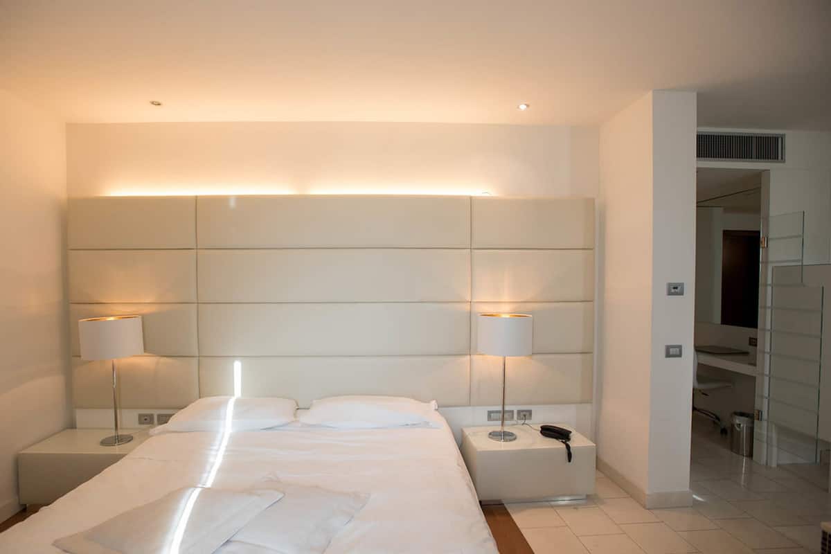 Junior Suite | 2 bedrooms, minibar, soundproofing, free WiFi