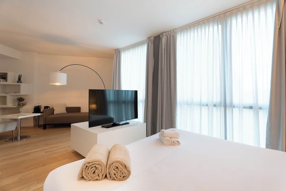 Suite junior | Minibar, caja de seguridad en la habitación y insonorización