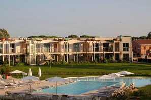 Seasonal outdoor pool