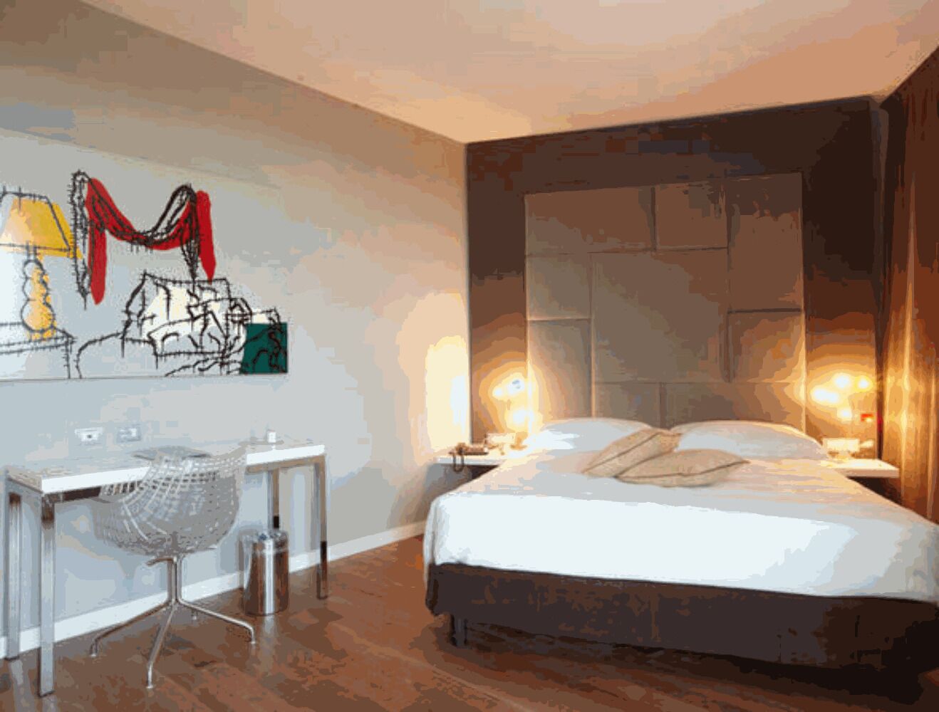 Standard Double Room | Minibar, in-room safe, desk, soundproofing