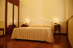 Double Room | Soundproofing, free WiFi - Ludovisi Luxury Rooms (Rome)