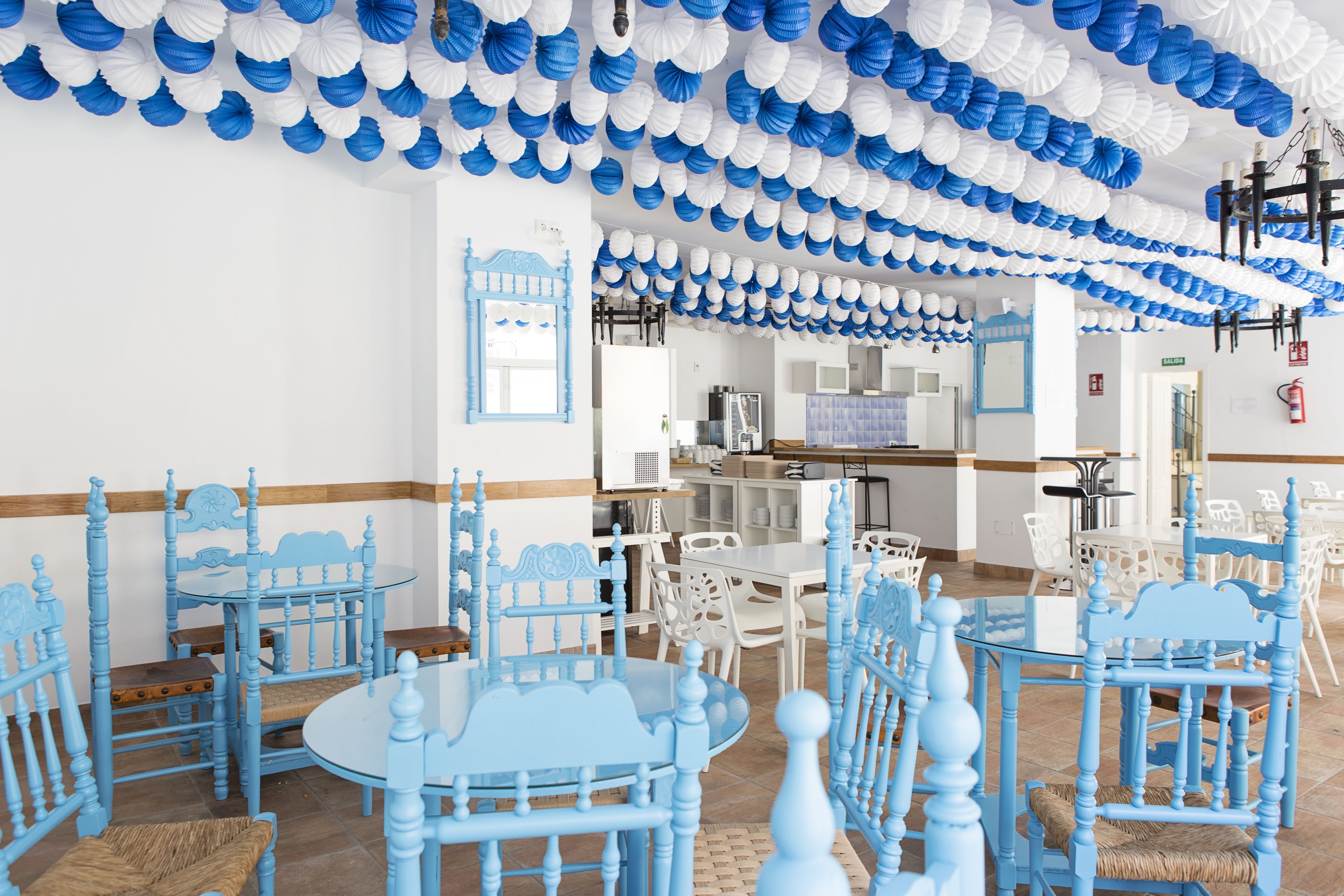 Tägliches Frühstücksbuffet (8 EUR pro Person)