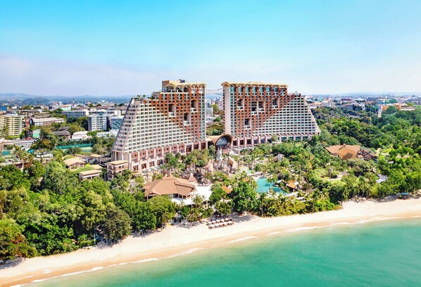 Building design - Centara Grand Mirage Beach Resort Pattaya (Pattaya)