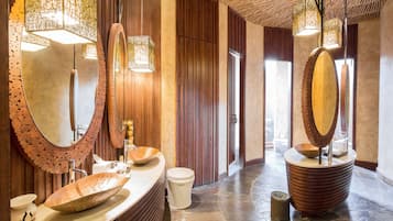Sauna, bain à remous, hammam, soins corporels, soins d'hydrothérapie
