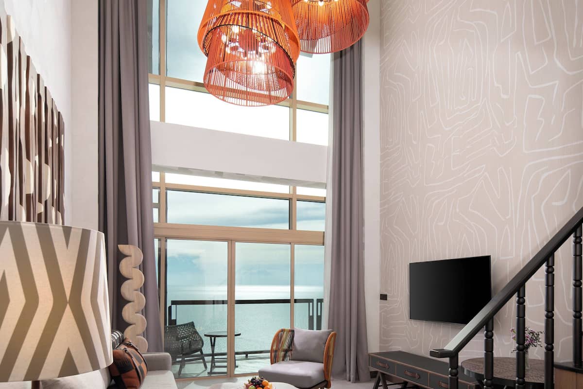 suite (mirage duplex expedition) | in-room safe, desk, blackout curtains, soundproofing