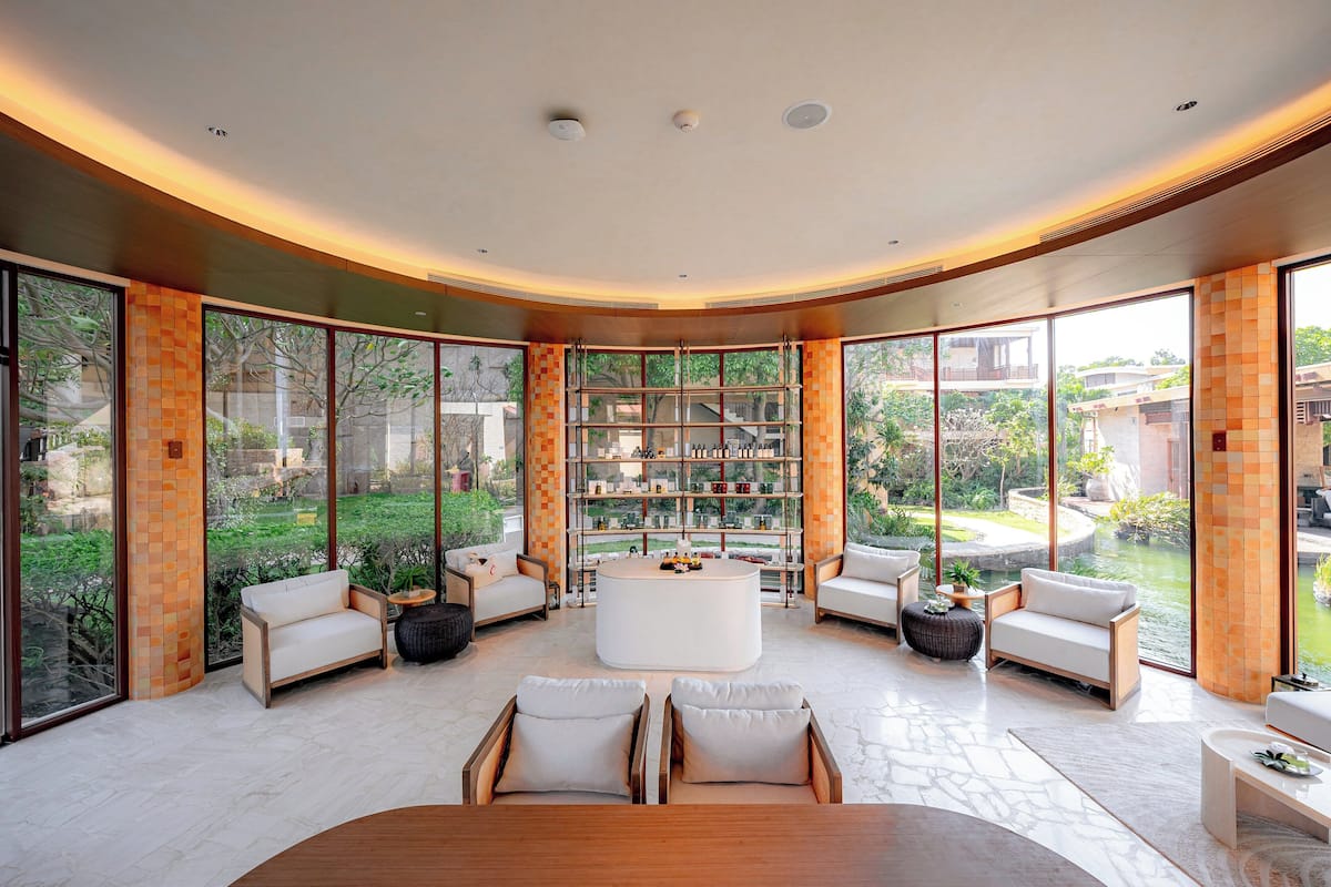 sauna, hot tub, steam room, body treatments, hydrotherapy, aromatherapy