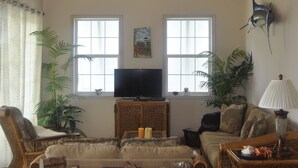 Deluxe Room | Living area - Cutter's Landing By Living Easy Abaco (Marsh Harbour)
