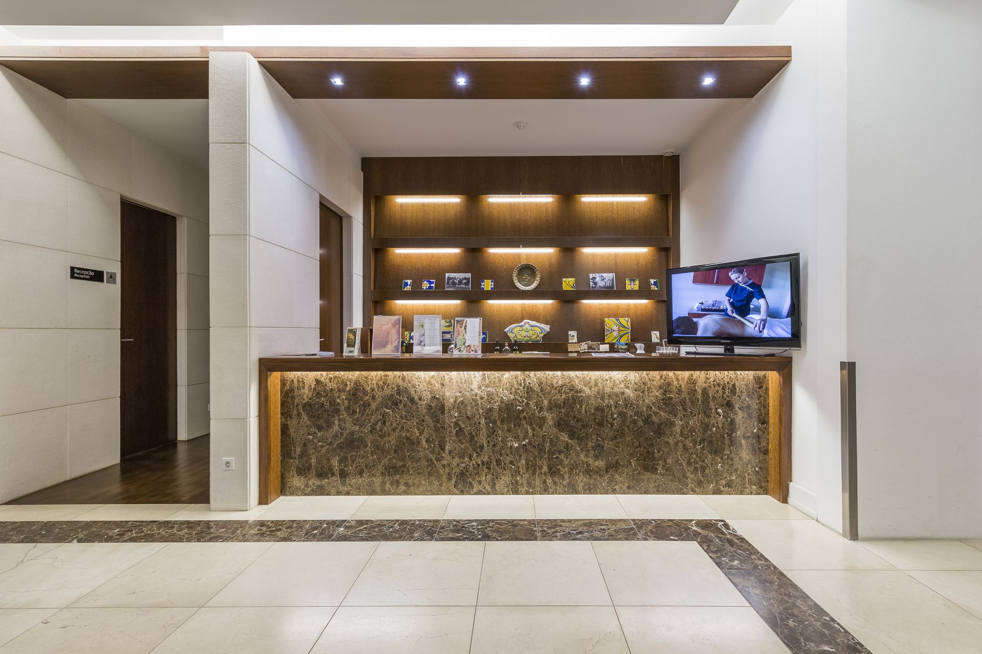 sauna, turkish bath/hammam, body treatments, aromatherapy, body scrubs