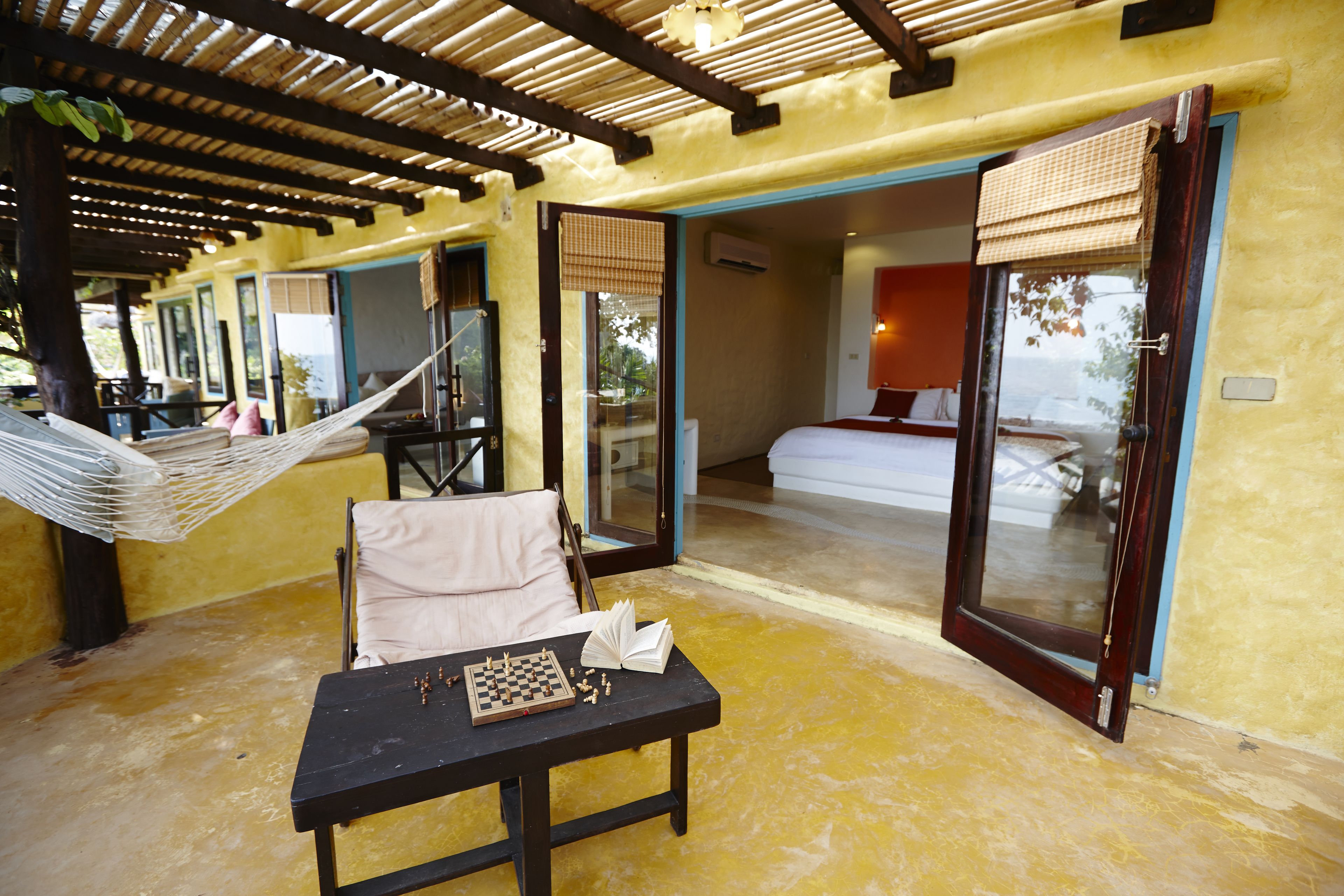 Literie de qualité supérieure, matelas Select Comfort, minibar