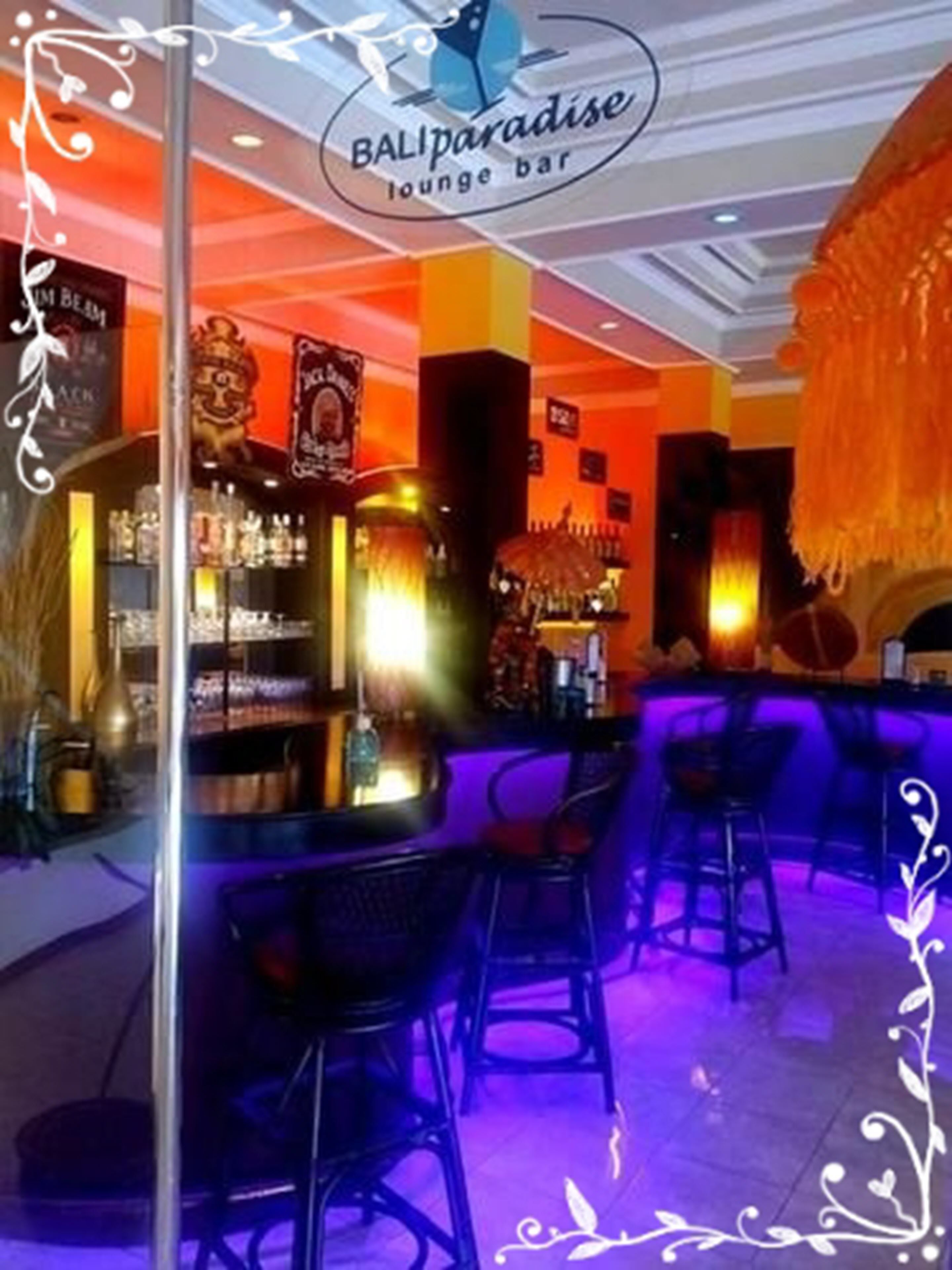 2 bars/lounges, poolside bar