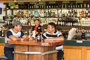 Daily continental breakfast for a fee - Heartland Hotel Haast (Haast)