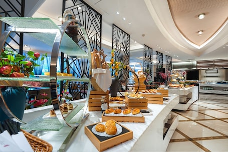 Daily buffet breakfast for a fee