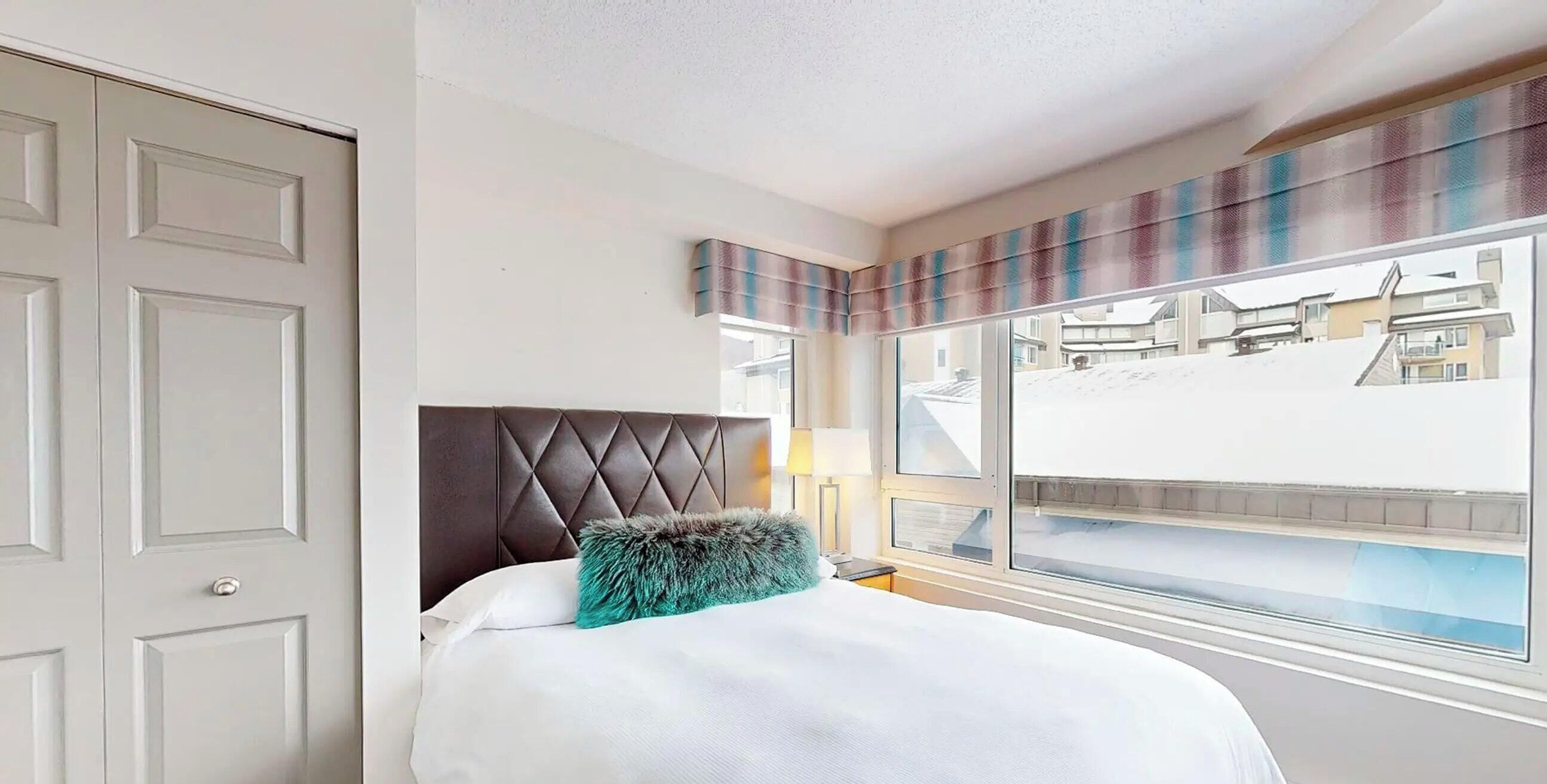 Apartment, 2 Bedrooms (Ski-in/Ski-out) | Hypo-allergenic bedding, blackout curtains, iron/ironing board