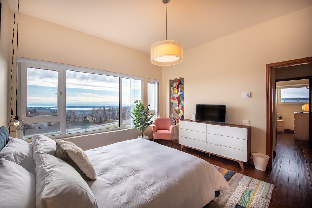 Hypo-allergenic bedding, blackout curtains, iron/ironing board