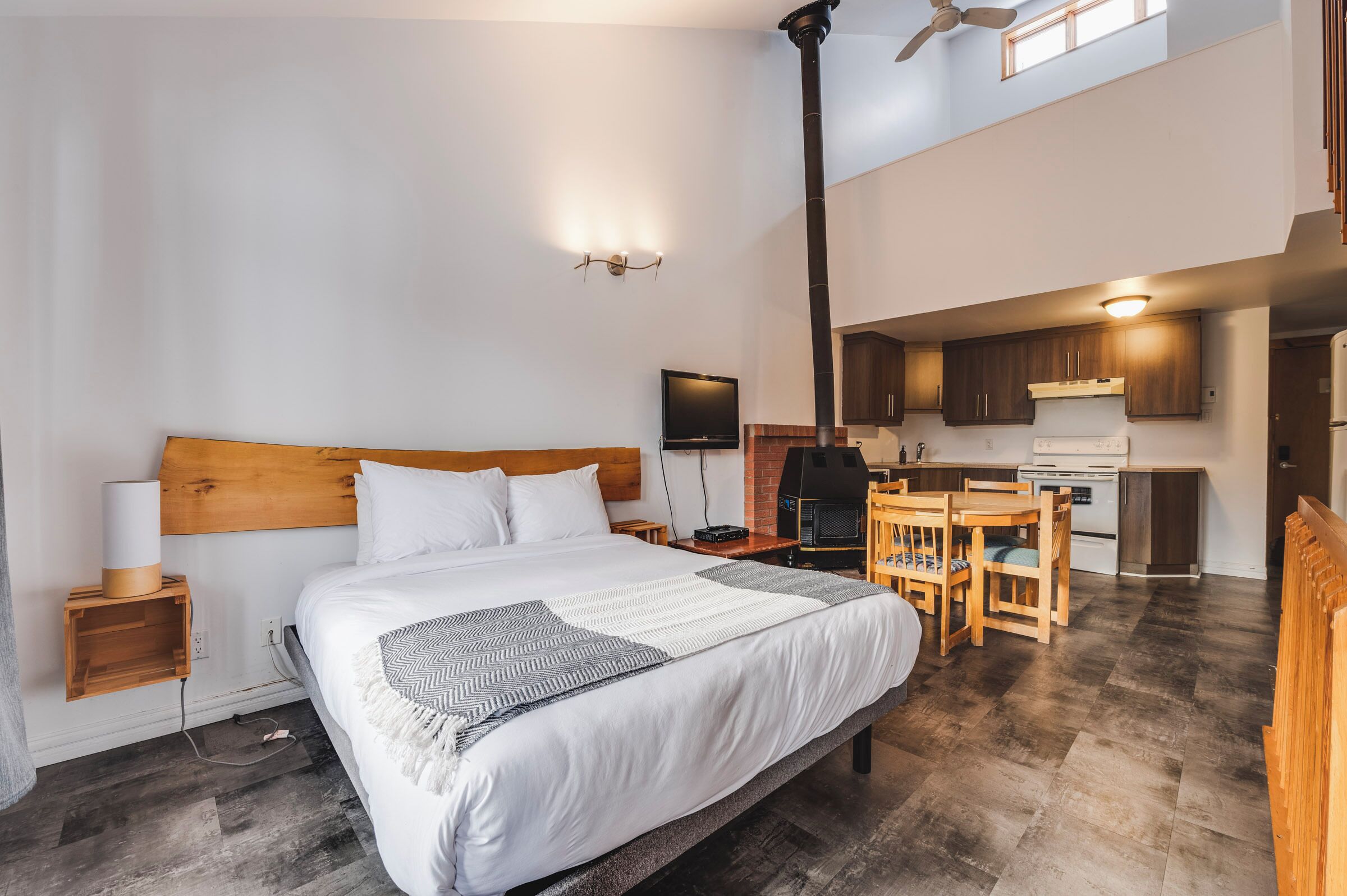 Familiestudio | Allergitestet sengetøy, blendingsgardiner og strykejern/-brett