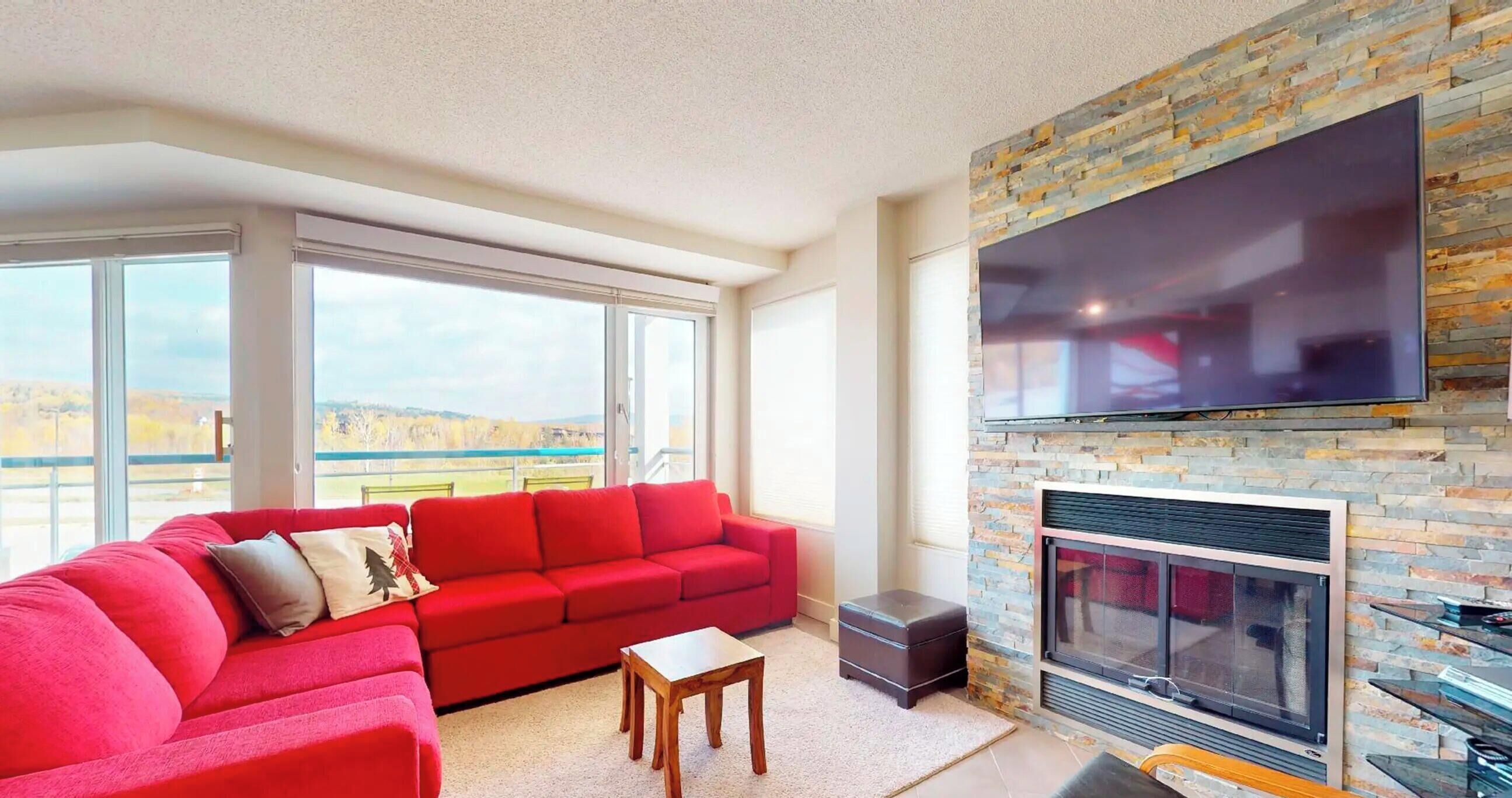 Family Apartment, 3 Bedrooms | Hypo-allergenic bedding, blackout curtains, iron/ironing board