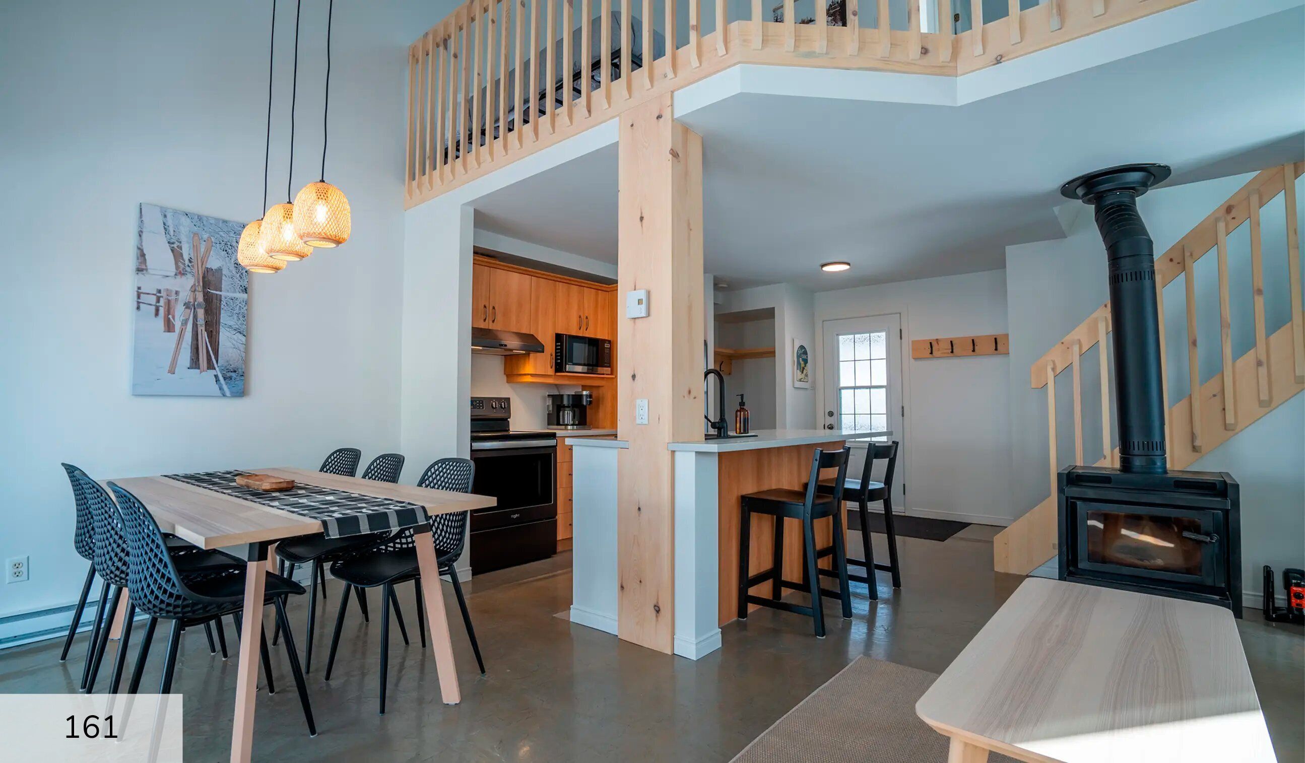 Appartement, 2 slaapkamers, op tussenverdieping (1 km from slopes) | Woonruimte | Een 32-inch televisie met kabelzenders