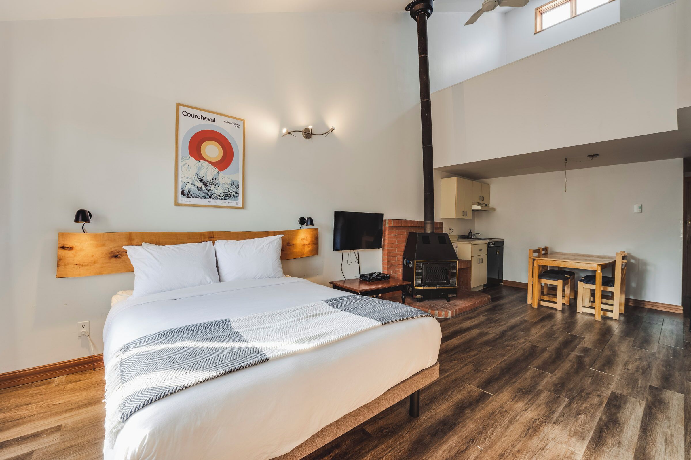 Studiosuite – comfort | Allergitestet sengetøy, blendingsgardiner og strykejern/-brett