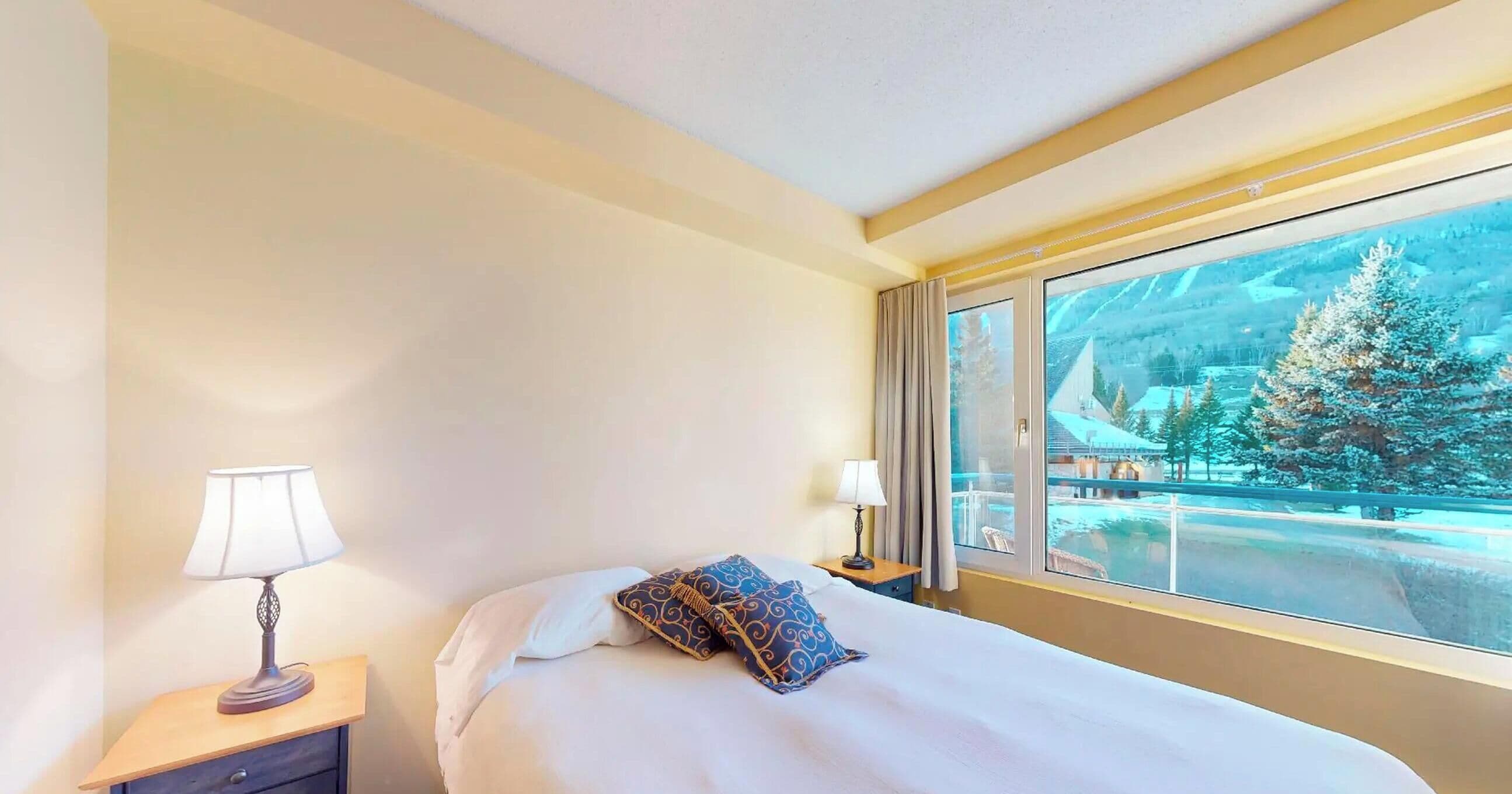 Basic Condo, 1 Bedroom (Ski-in/Ski-out) | Hypo-allergenic bedding, blackout curtains, iron/ironing board