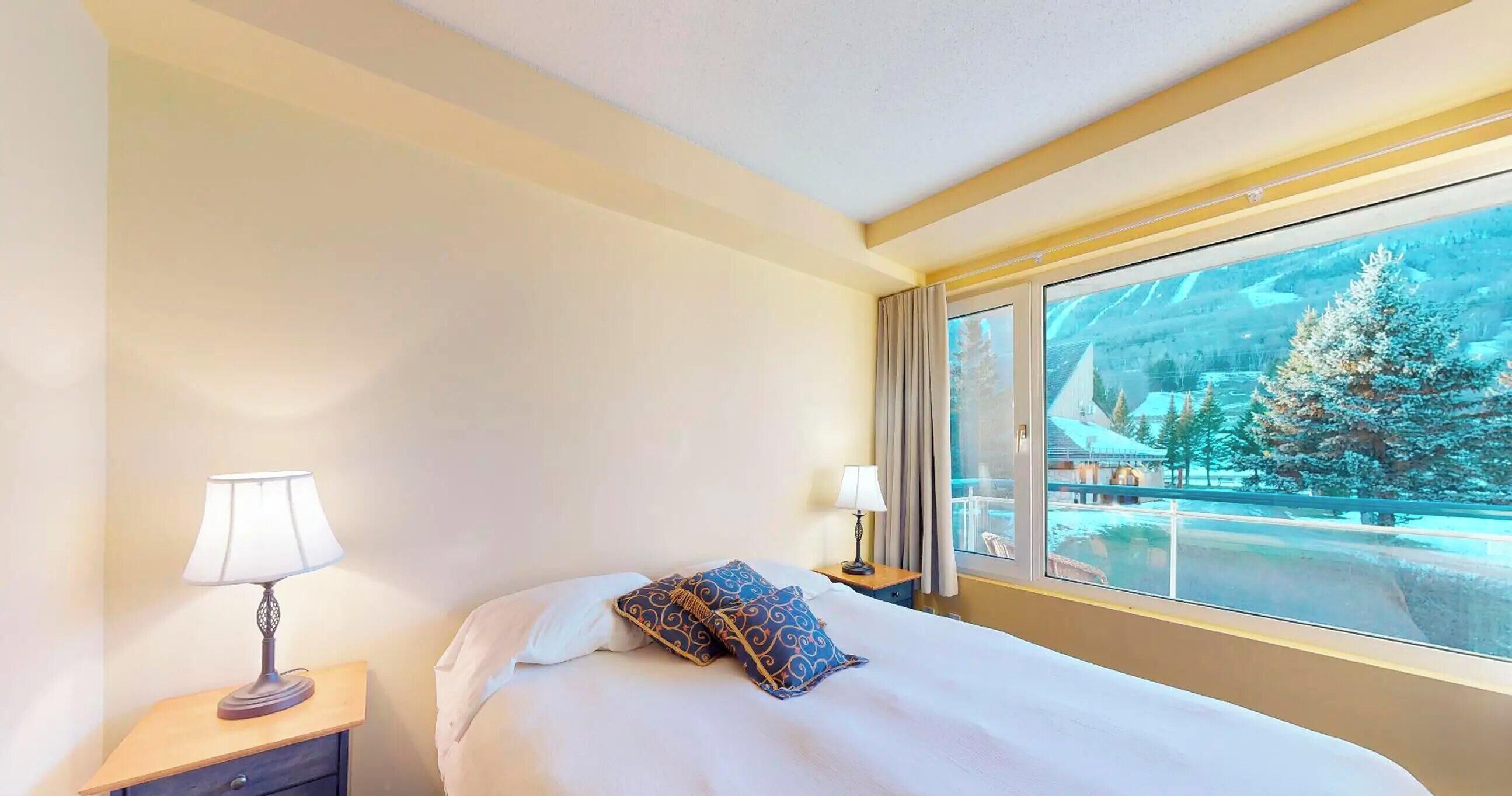 Basic Condo, 1 Bedroom (Ski-in/Ski-out) | Hypo-allergenic bedding, blackout curtains, iron/ironing board