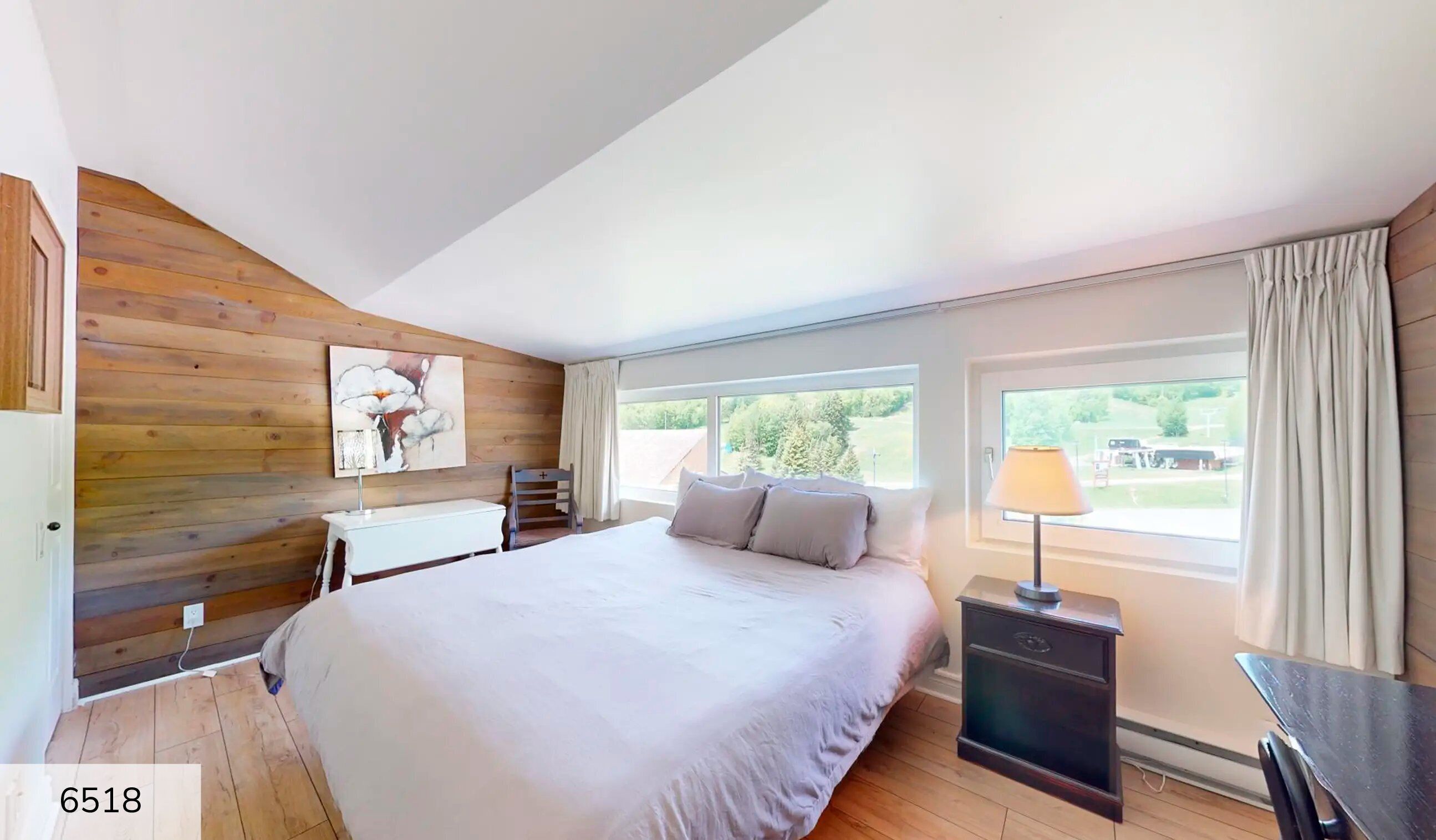 Premium Condo, 4 Bedrooms, Mountain View (Ski-in/Ski-out) | Hypo-allergenic bedding, blackout drapes, iron/ironing board