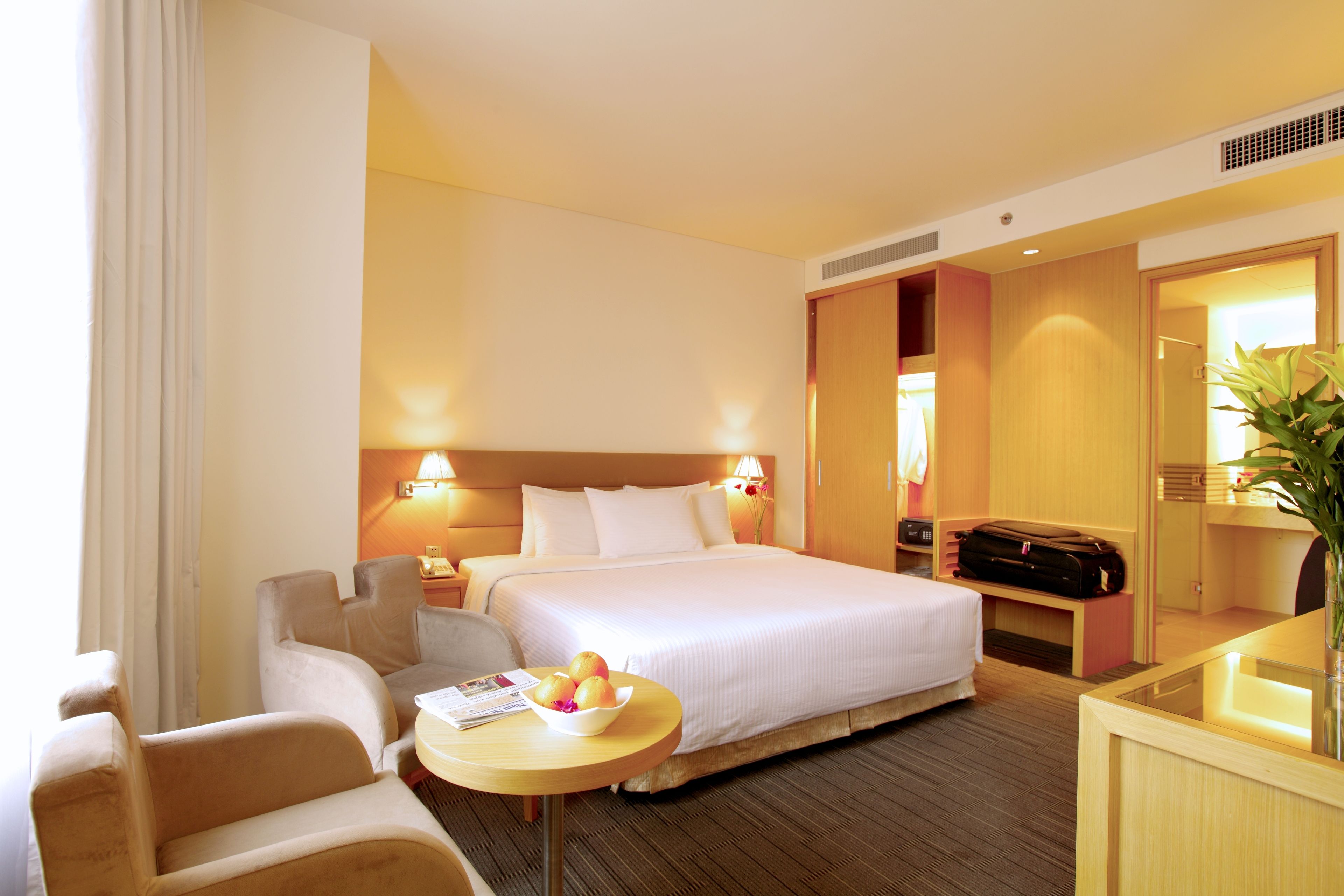 signature room | minibar, in-room safe, desk, blackout curtains