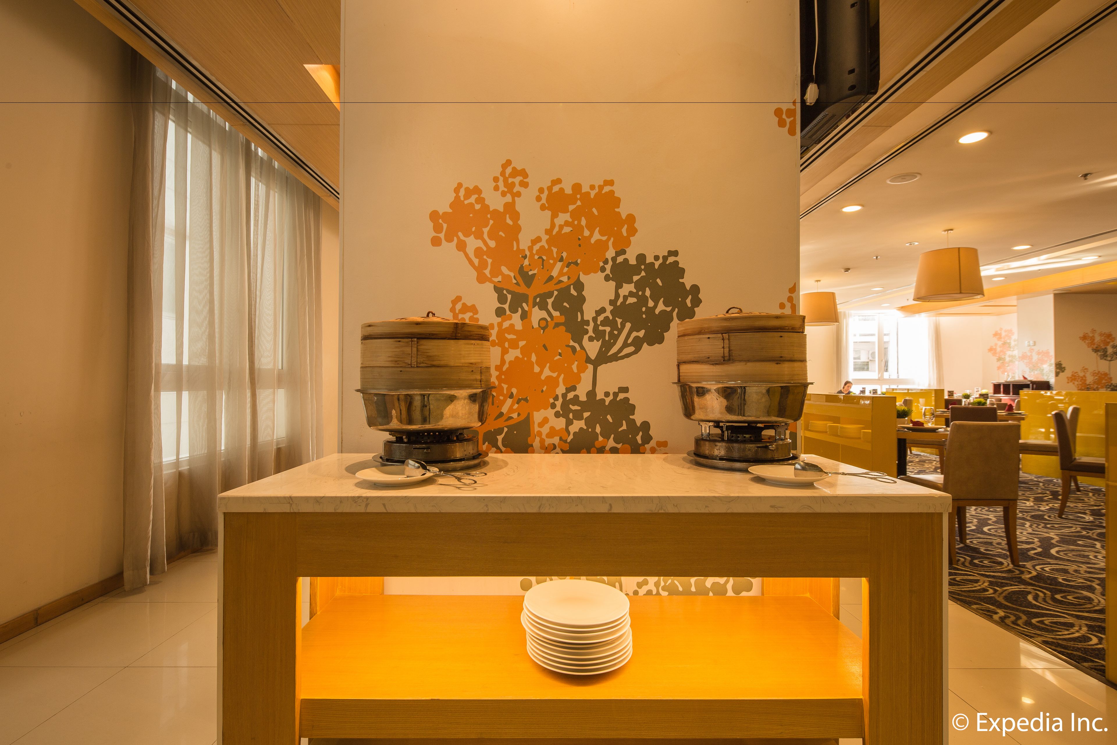 daily buffet breakfast (vnd 462000 per person)