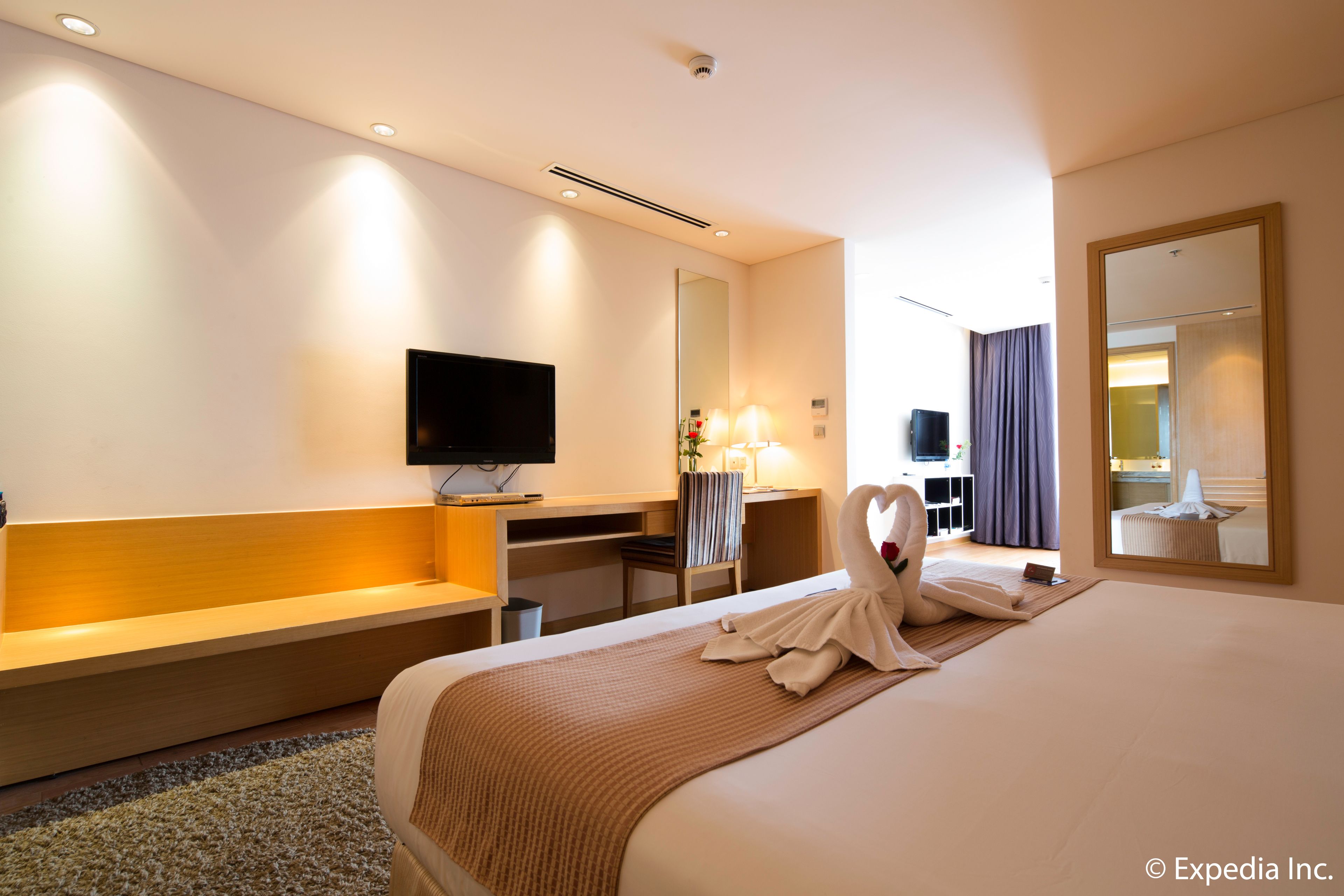 minibar, in-room safe, desk, blackout curtains