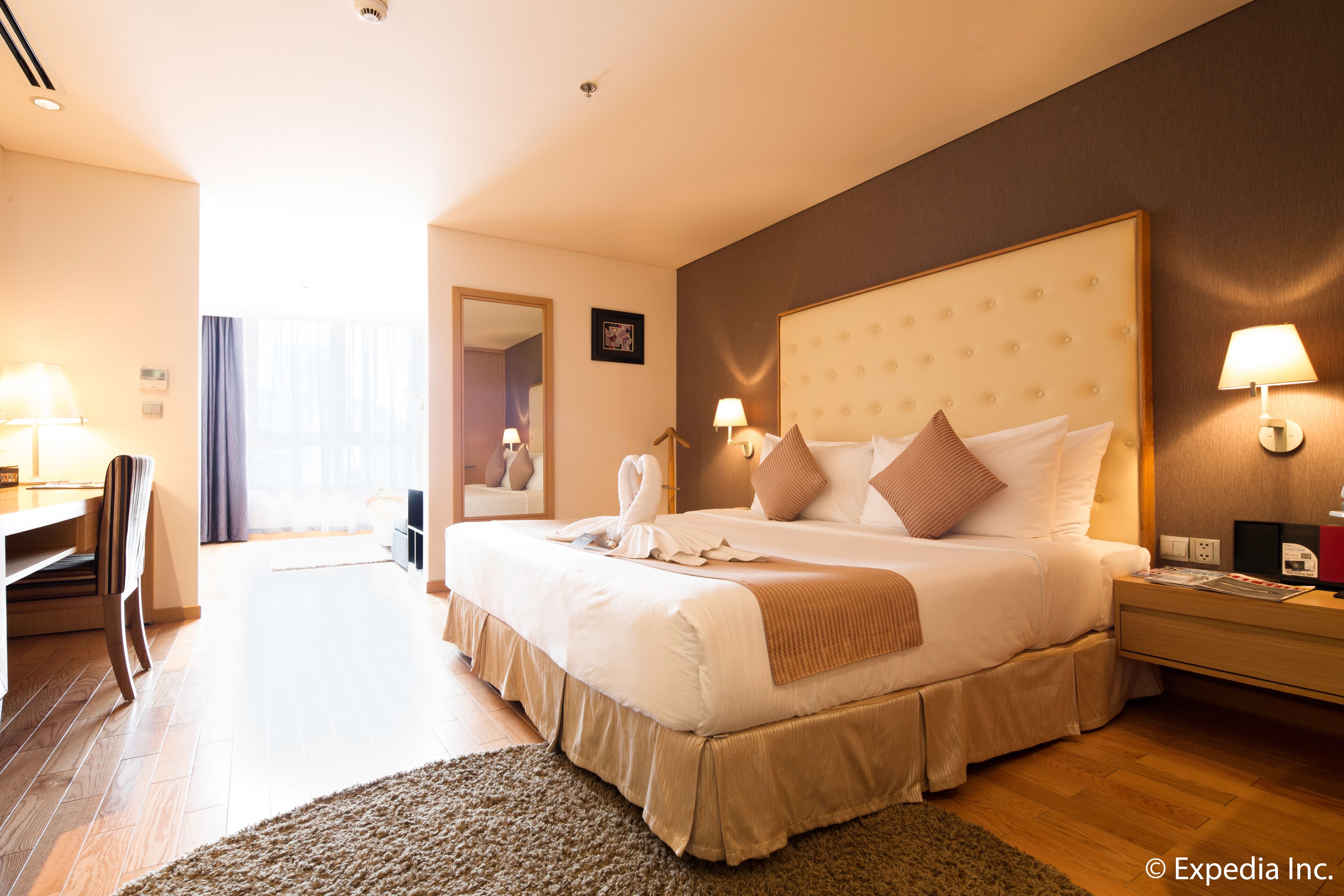 minibar, in-room safe, desk, blackout curtains