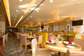 Breakfast, lunch and dinner served - Liberty Central Saigon Centre (Ho Chi Minh City)