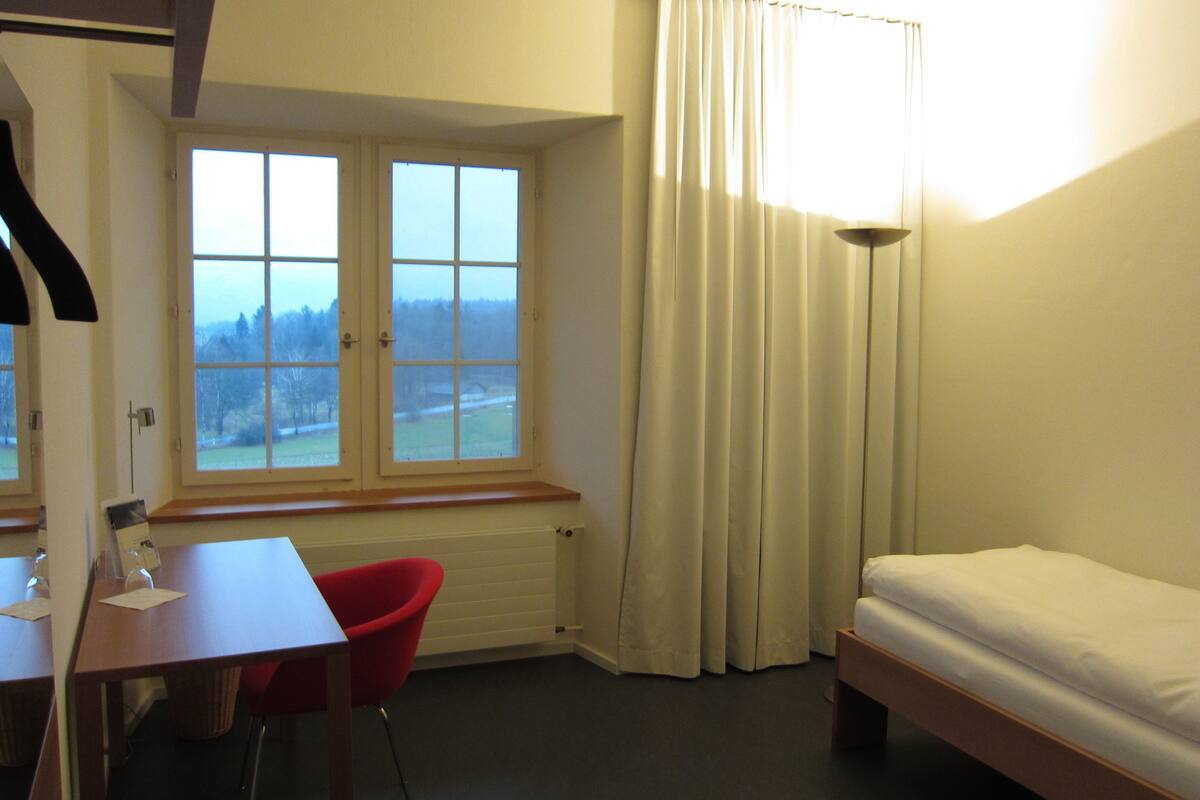 single room | premium bedding, down duvets, individually furnished, desk