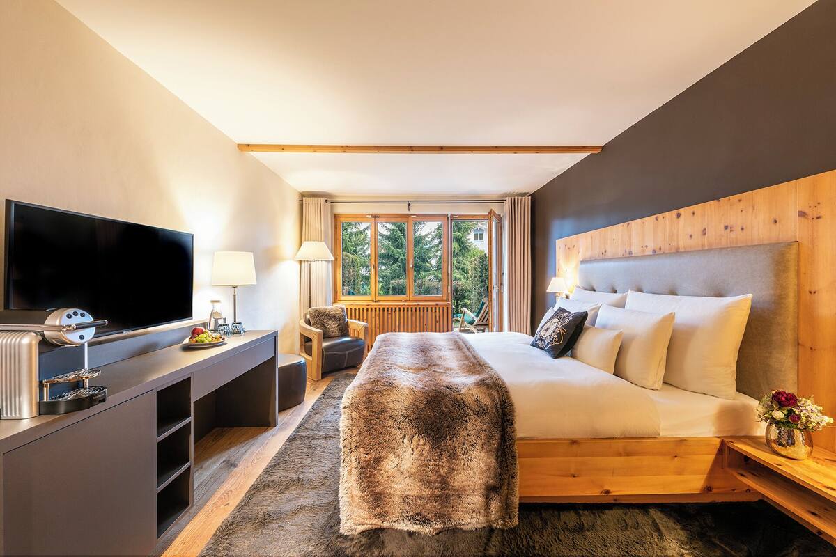 family suite, 1 bedroom, patio, garden view | 1 bedroom, premium bedding, in-room safe, blackout curtains