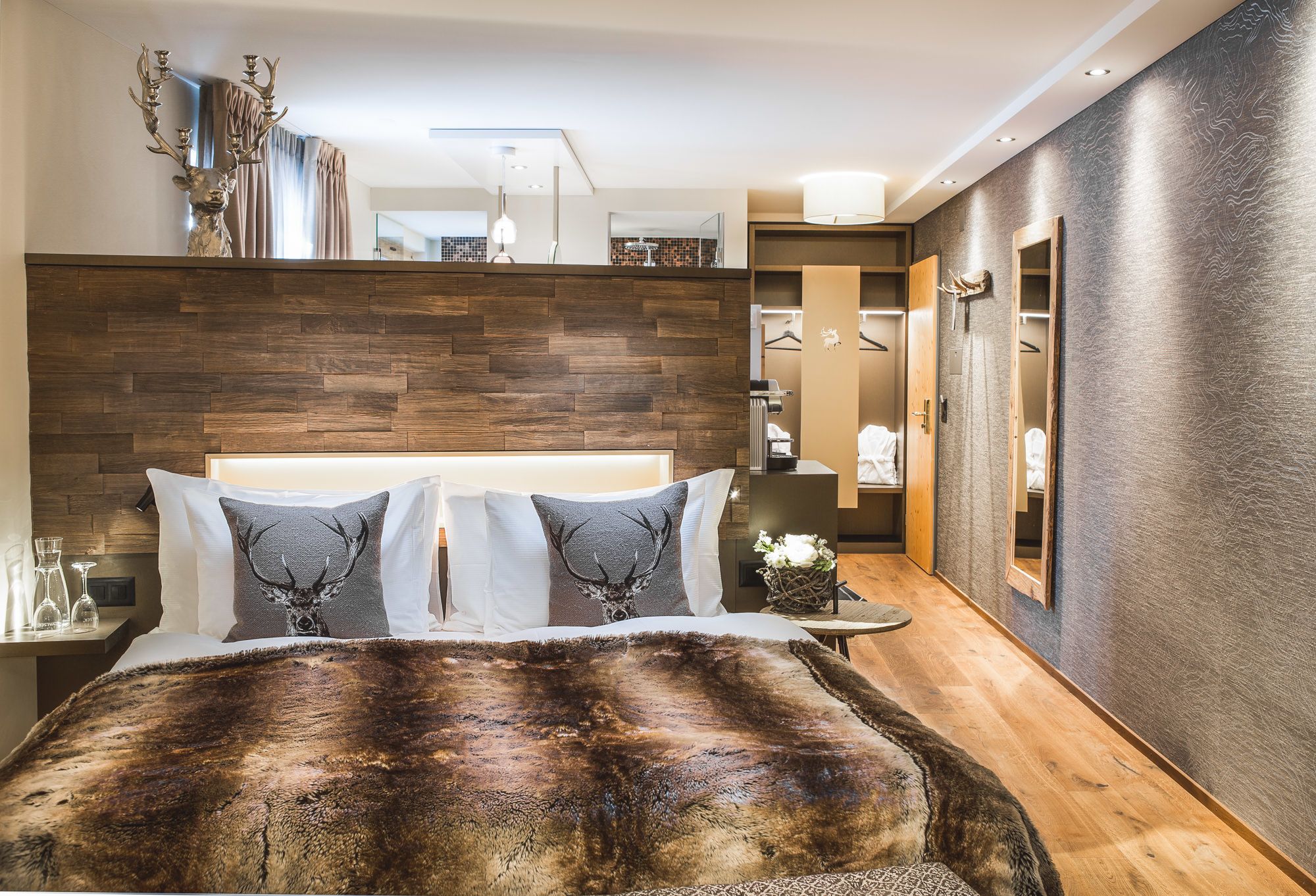 junior suite, 1 bedroom, non smoking, mountain view | 1 bedroom, premium bedding, in-room safe, blackout curtains