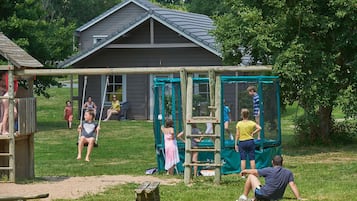 Children’s play area – outdoor