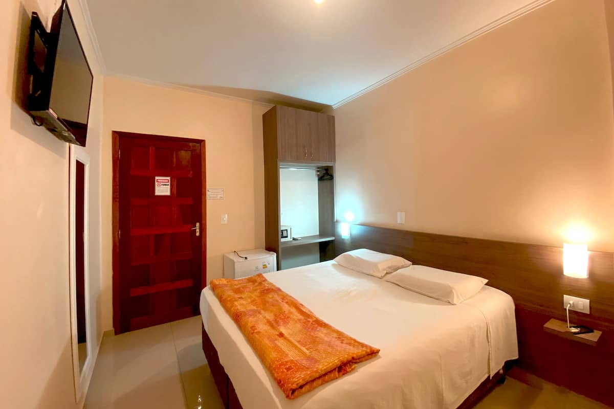 Minibar, in-room safe, free WiFi, bed sheets