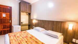 Double Room | Minibar, in-room safe, WiFi (free), bed sheets - Pousada El Shaddai (Foz do Iguaçu)