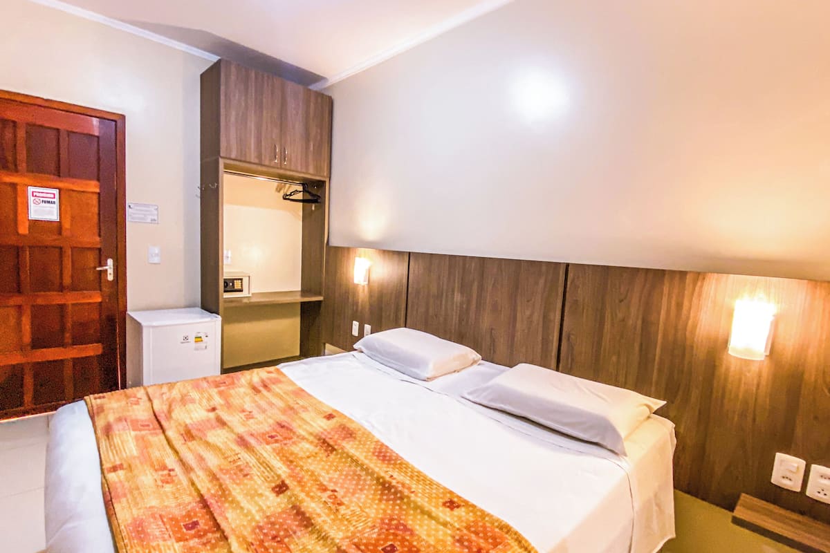 Minibar, in-room safe, free WiFi, bed sheets
