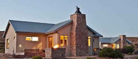 Fachada de la propiedad