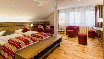 ์ฃผ๋์ด๋ฃธ | ๊ฐ์ค ๋ด ๊ธ๊ณ , ๊ฐ๊ฐ ๋ค๋ฅธ ์คํ์ผ์ ์ธํ
๋ฆฌ์ด, ์ฑ
์, ๋
ธํธ๋ถ ์์
๊ณต๊ฐ