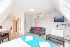 In-room safe, individually decorated, individually furnished - Mango Aparthotel (Budapest)