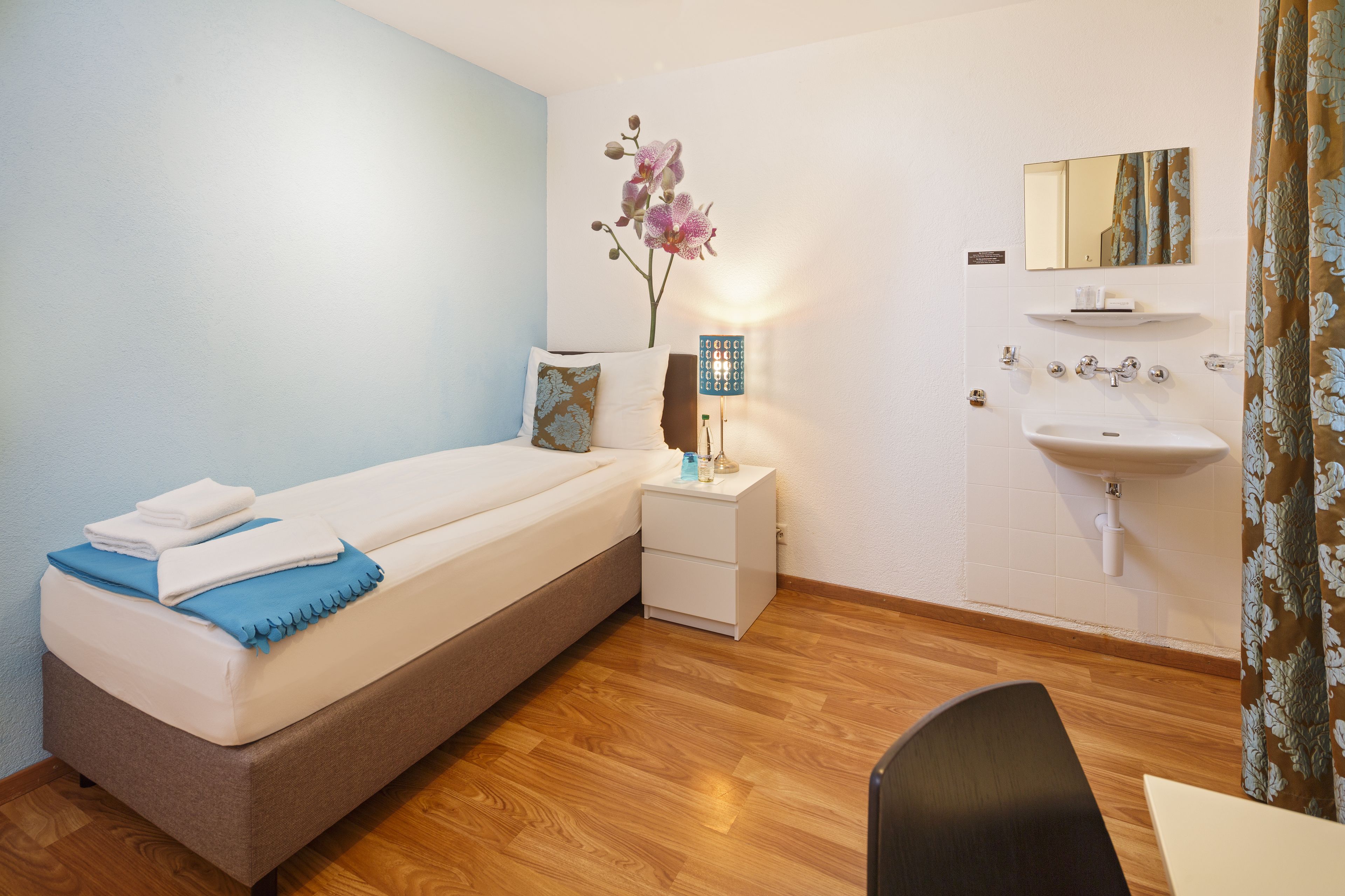 single room, shared bathroom | view from room