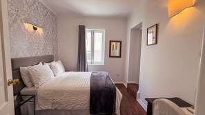 In-room safe, desk, free WiFi - Casa Rábida Hotel Restaurant (Quito)