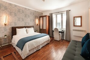 Habitación triple Confort | Caja fuerte, escritorio, wifi gratis