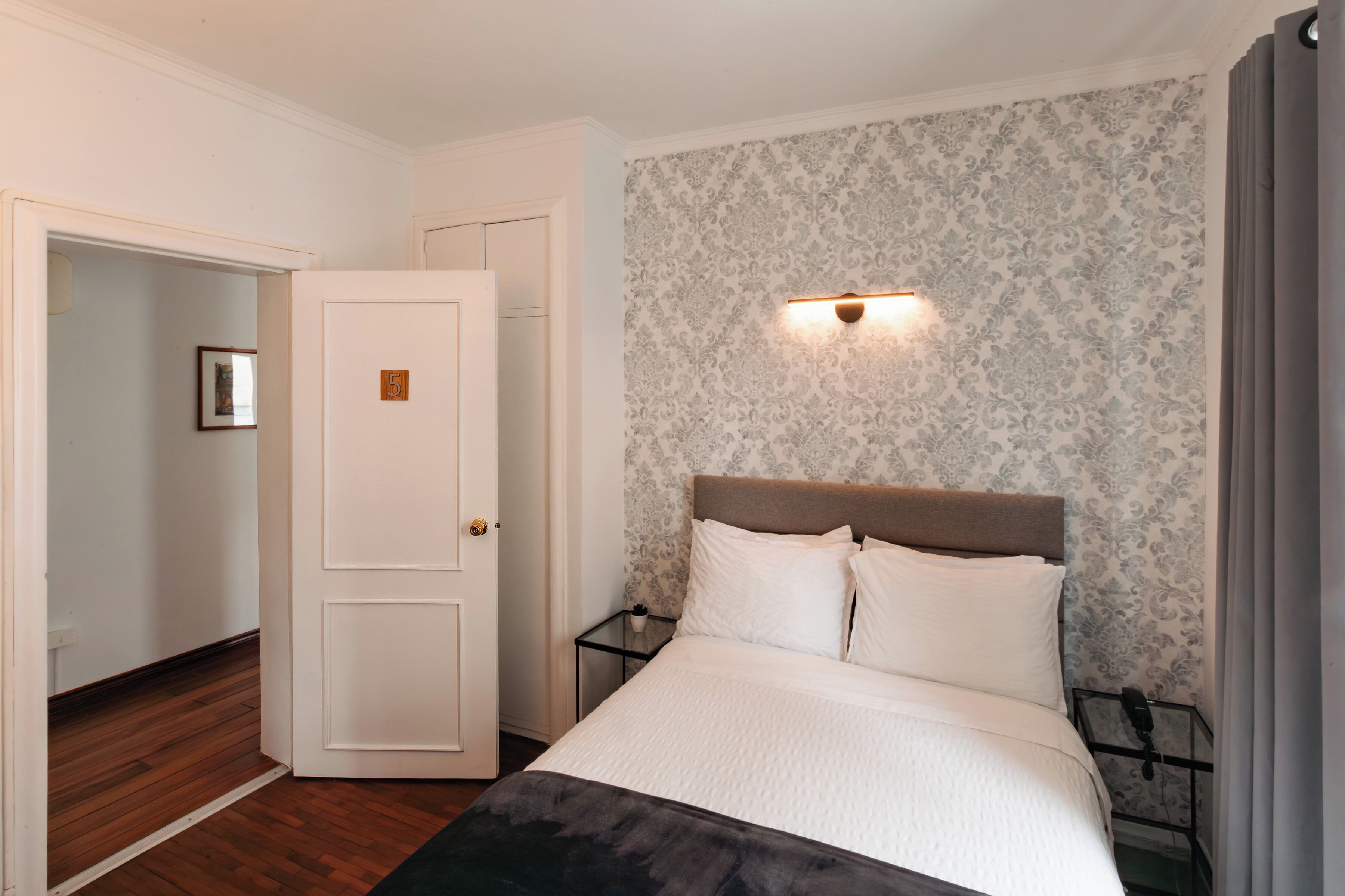 Single Room | In-room safe, desk, free WiFi