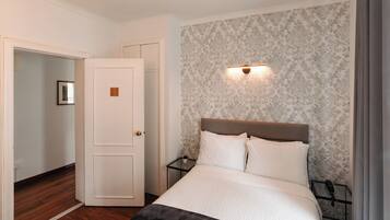 Single Room | In-room safe, desk, free WiFi