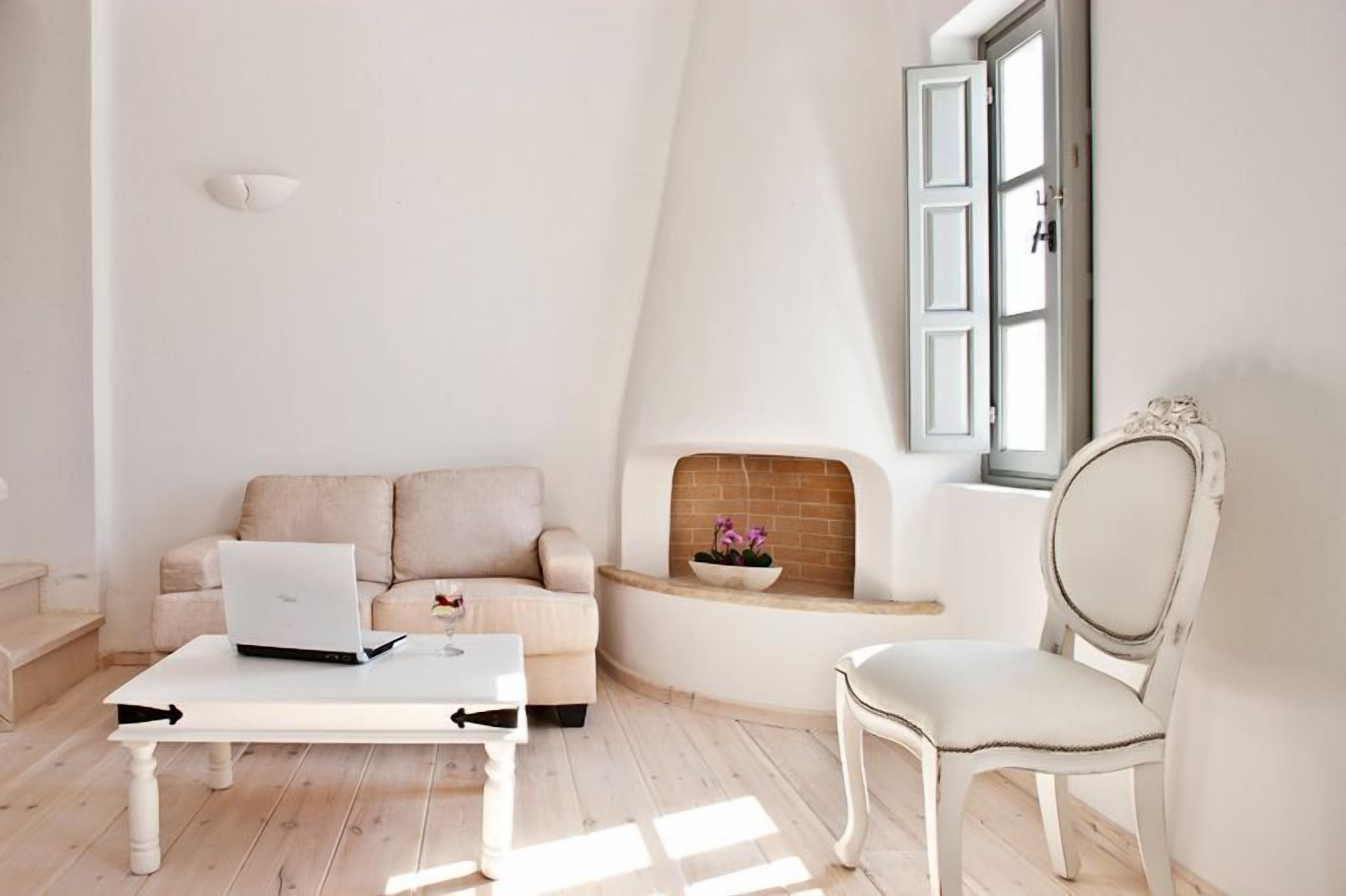 flat-screen tv, dvd player, computer