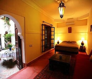 Surmatelas, coffres-forts dans les chambres