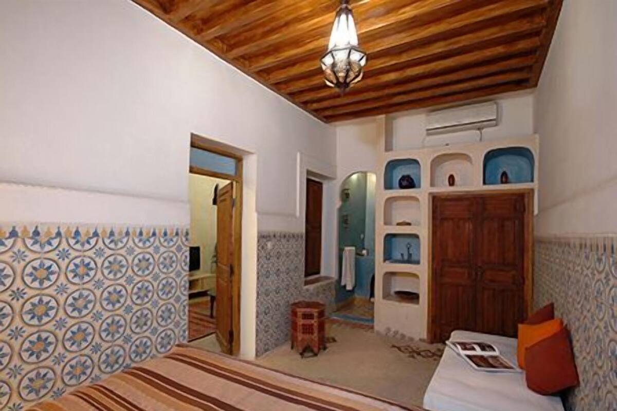 Suite (Douiria)